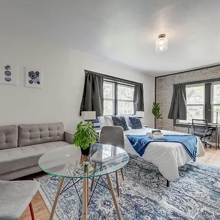 Elegant Studio Mckinley Beach - Brady St Lowr East